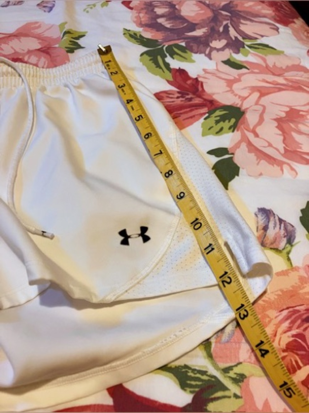 Under Armor White Performance Drawstring Shorts - Picture 9 of 10